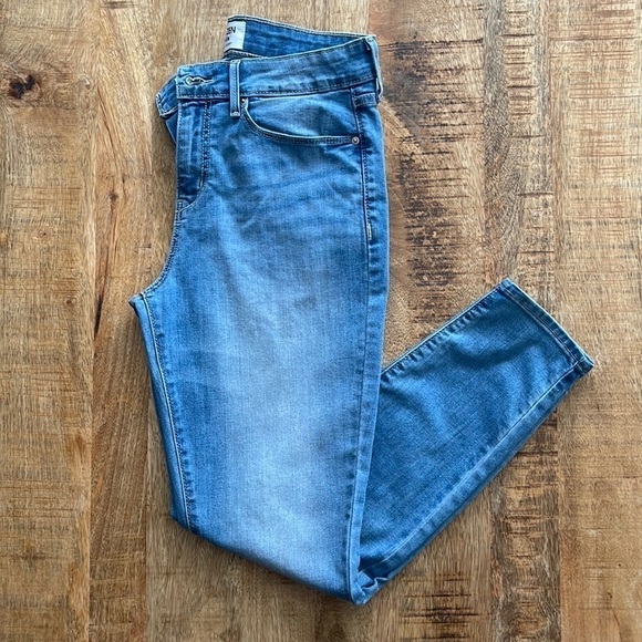 Denizen from Levi's Jeans Denizen From Levis Mid Rise Skinny Jeans